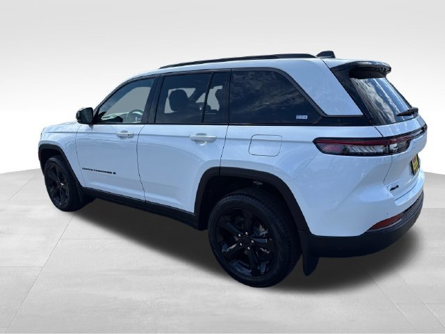New 2026 Jeep Grand Cherokee Limited w/ Limited Altitude Package AWD/4WD image 5