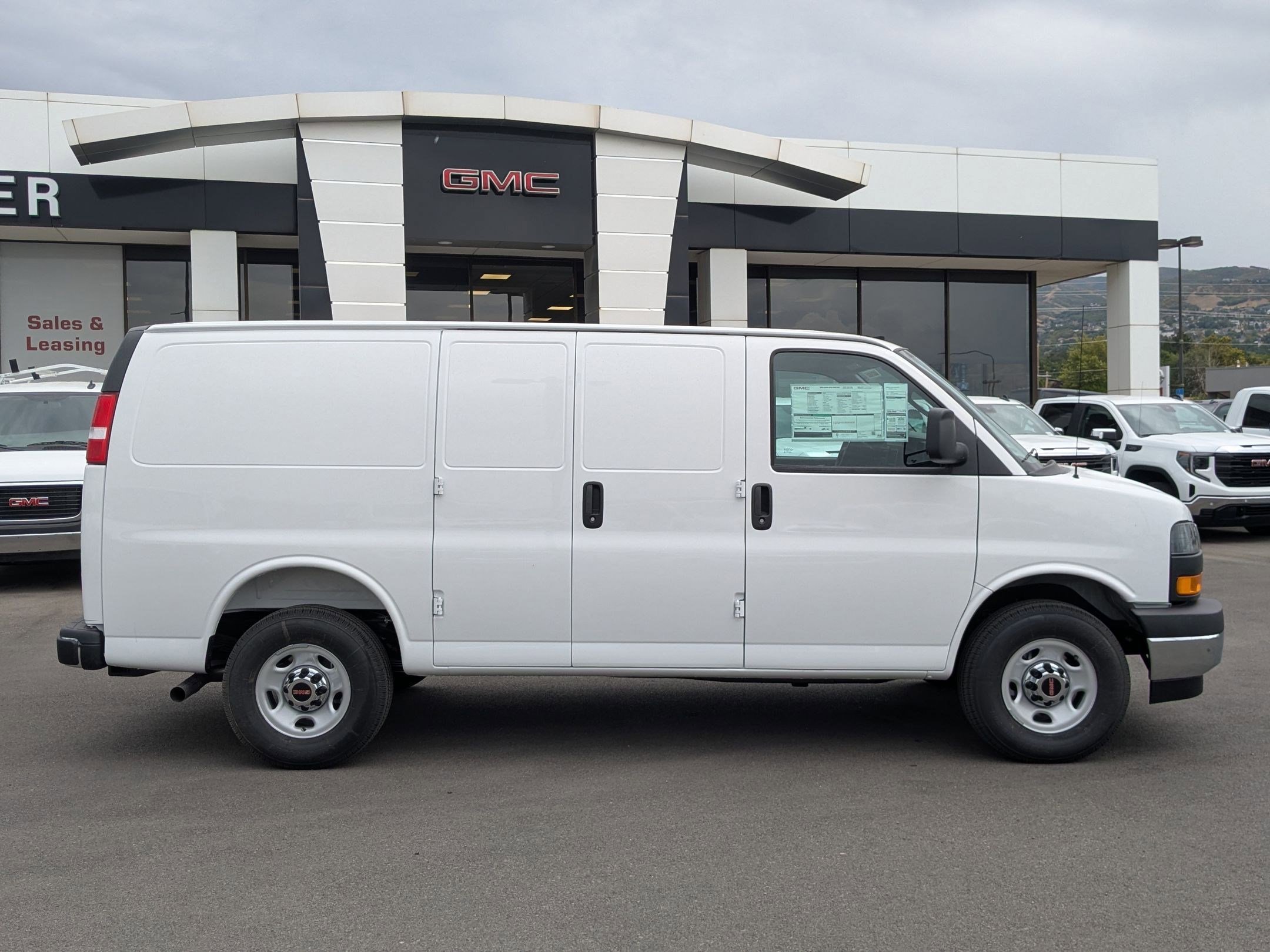 New 2025 GMC Savana 2500 w/ Safety Package RWD image 7