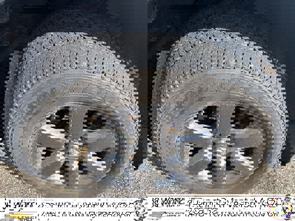 Used 2015 Nissan Titan SV w/ SV Value Truck Package image 10