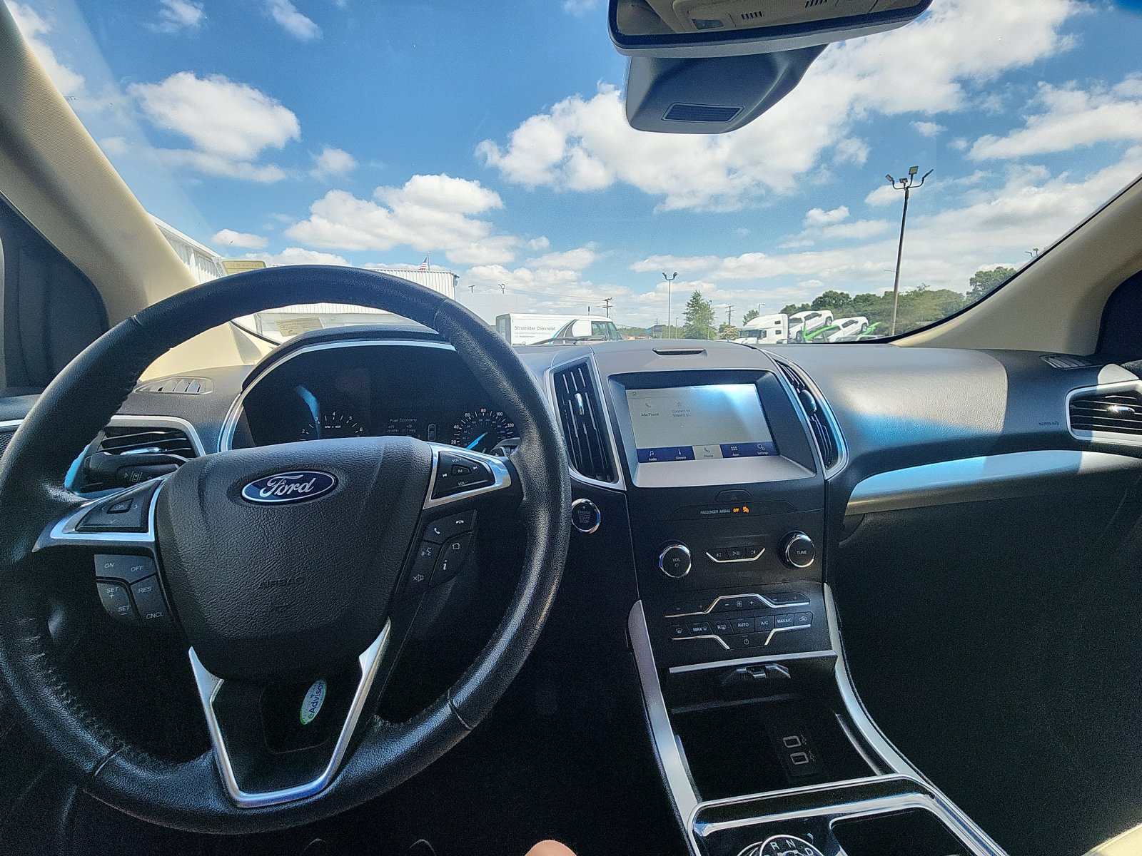 Used 2019 Ford Edge SEL AWD/4WD image 17