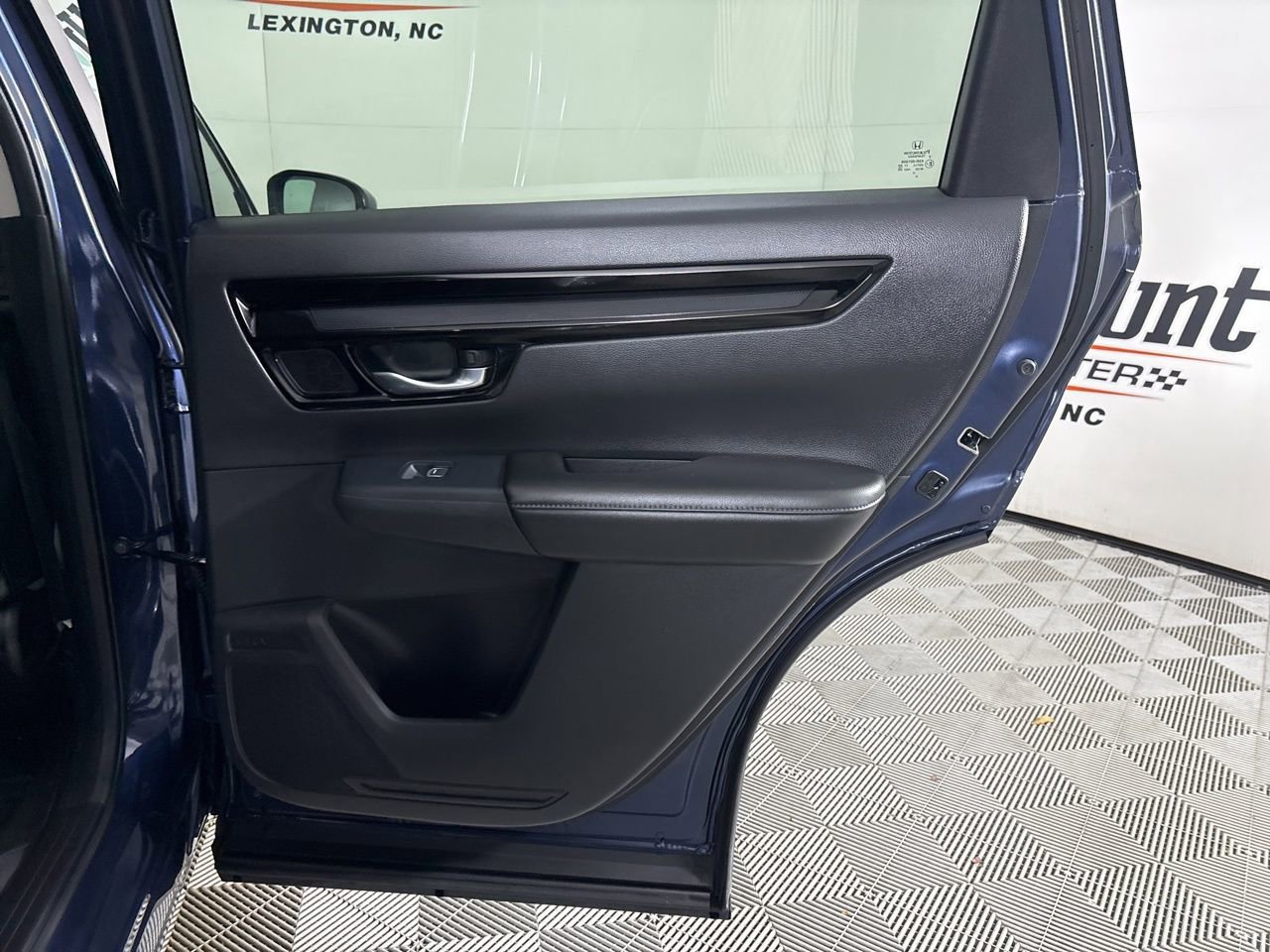 Used 2025 Honda CR-V EX-L image 27