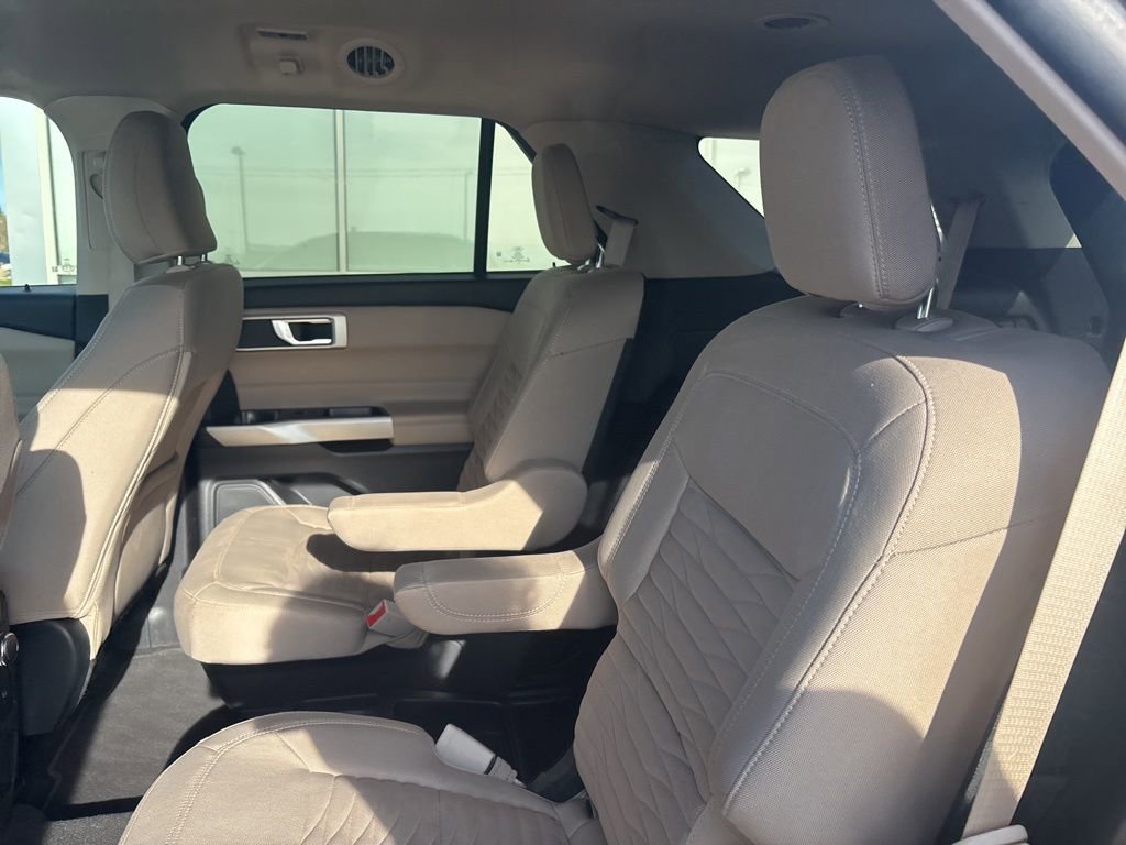 Used 2021 Ford Explorer XLT image 37