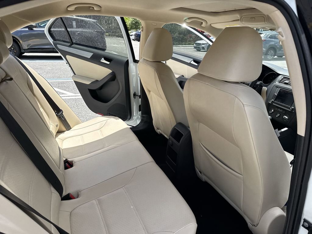 Used 2017 Volkswagen Jetta SE FWD image 33