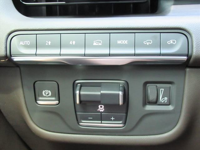 Certified 2024 Cadillac Escalade Sport w/ LPO, ONYX Package AWD/4WD image 25