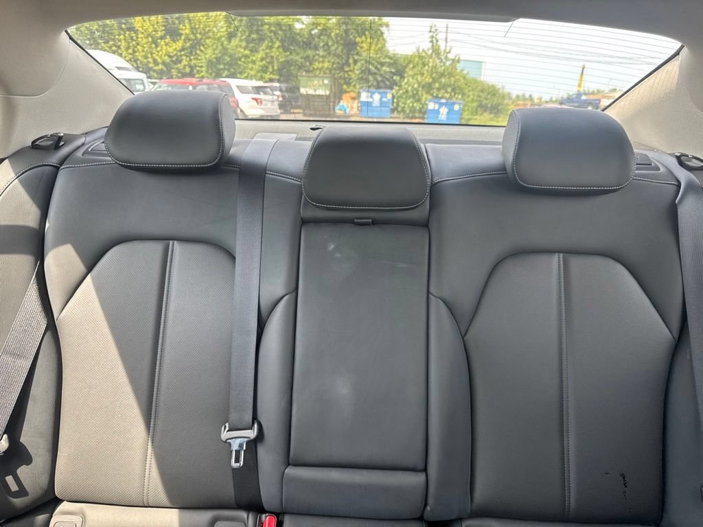 Used 2025 Genesis G70 2.5T AWD/4WD image 28