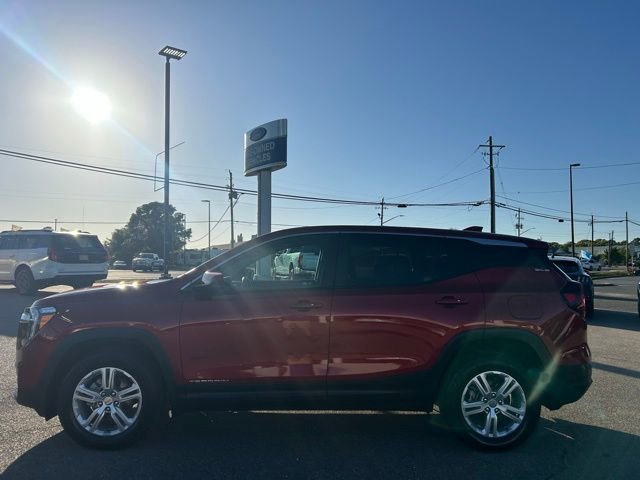 Used 2024 GMC Terrain SLE AWD/4WD image 5