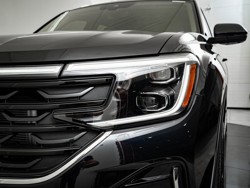 Used 2025 Volkswagen Atlas SEL Premium R-Line image 15