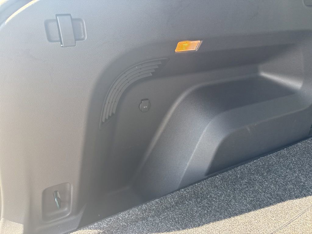 Used 2022 Volkswagen Atlas Cross Sport SE image 34