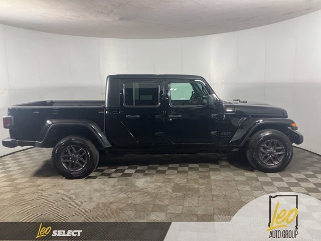 Used 2021 Jeep Gladiator Sport image 7