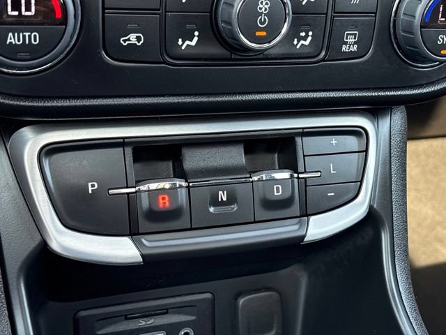 Used 2022 GMC Terrain SLT w/ Infotainment Package II AWD/4WD image 18