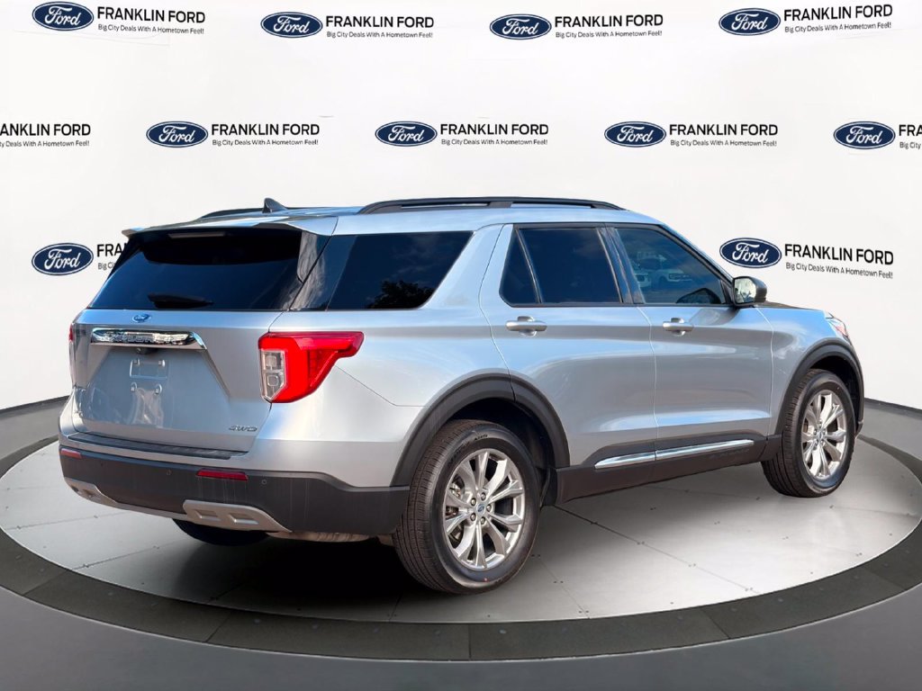 Certified 2023 Ford Explorer XLT w/ Equipment Group 202A AWD/4WD image 4