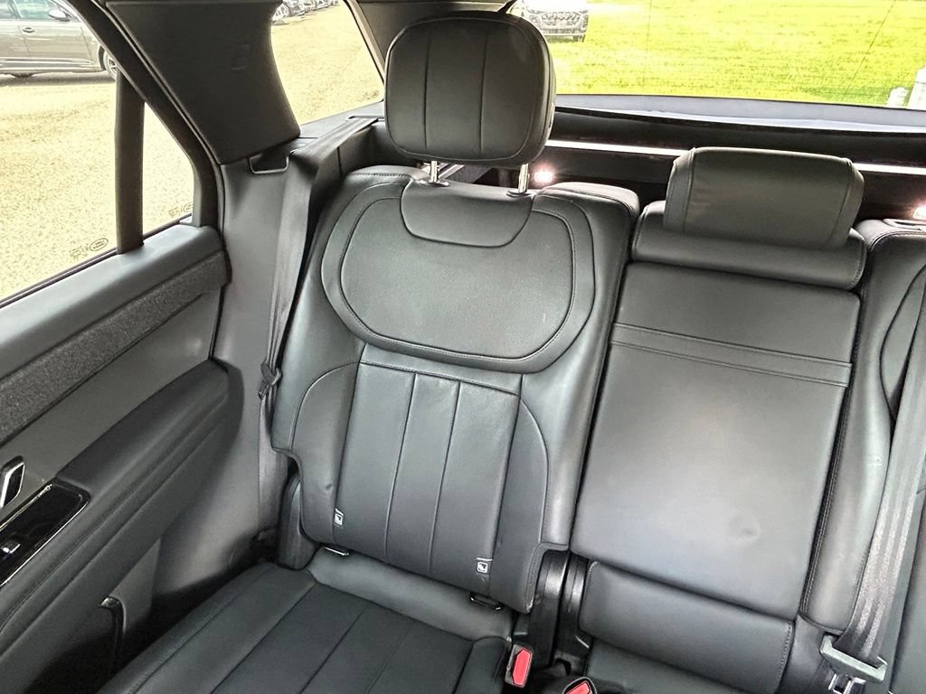 Used 2025 Land Rover Range Rover Sport SE AWD/4WD image 12