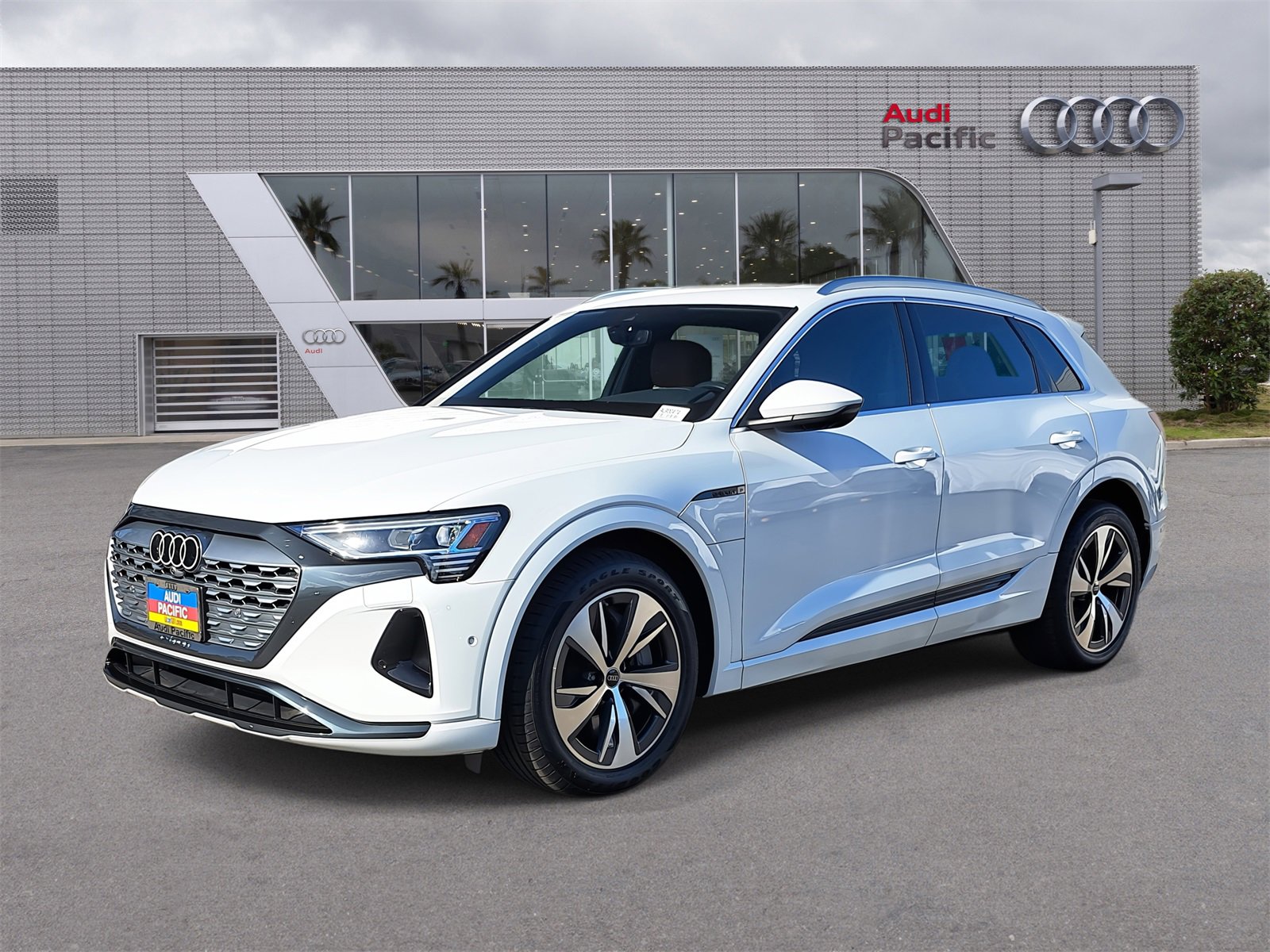 Used 2024 Audi Q8 e-tron Premium Plus w/ Premium Plus Package