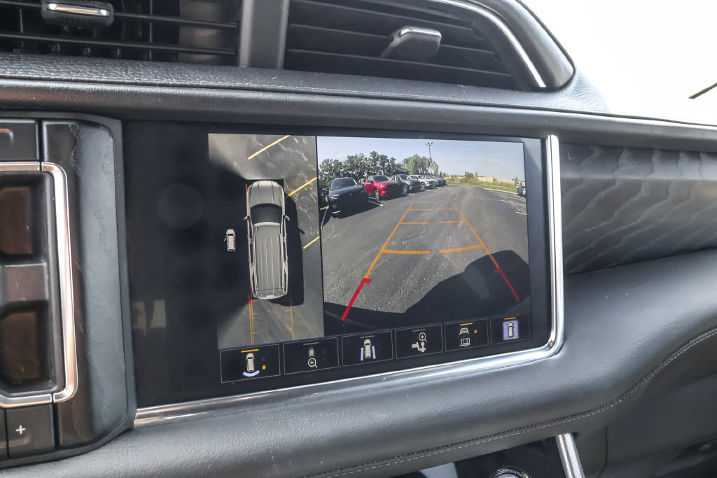 Used 2022 GMC Yukon XL Denali AWD/4WD image 7
