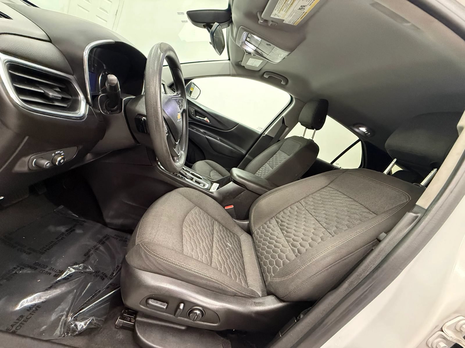 Used 2019 Chevrolet Equinox LT AWD/4WD image 17