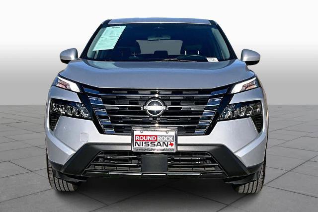 Certified 2025 Nissan Rogue SV image 3