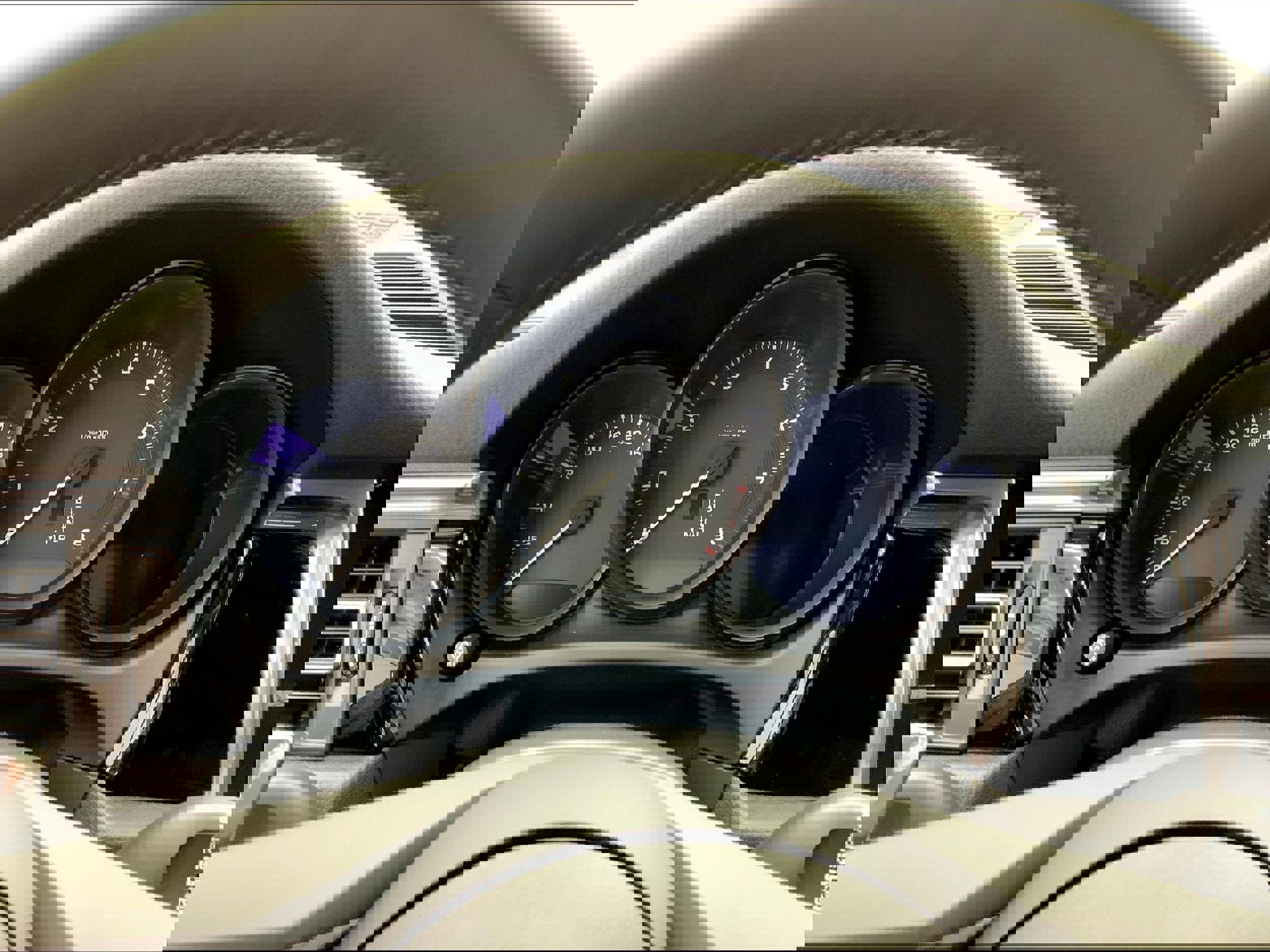 New 2026 Porsche Macan AWD/4WD image 14