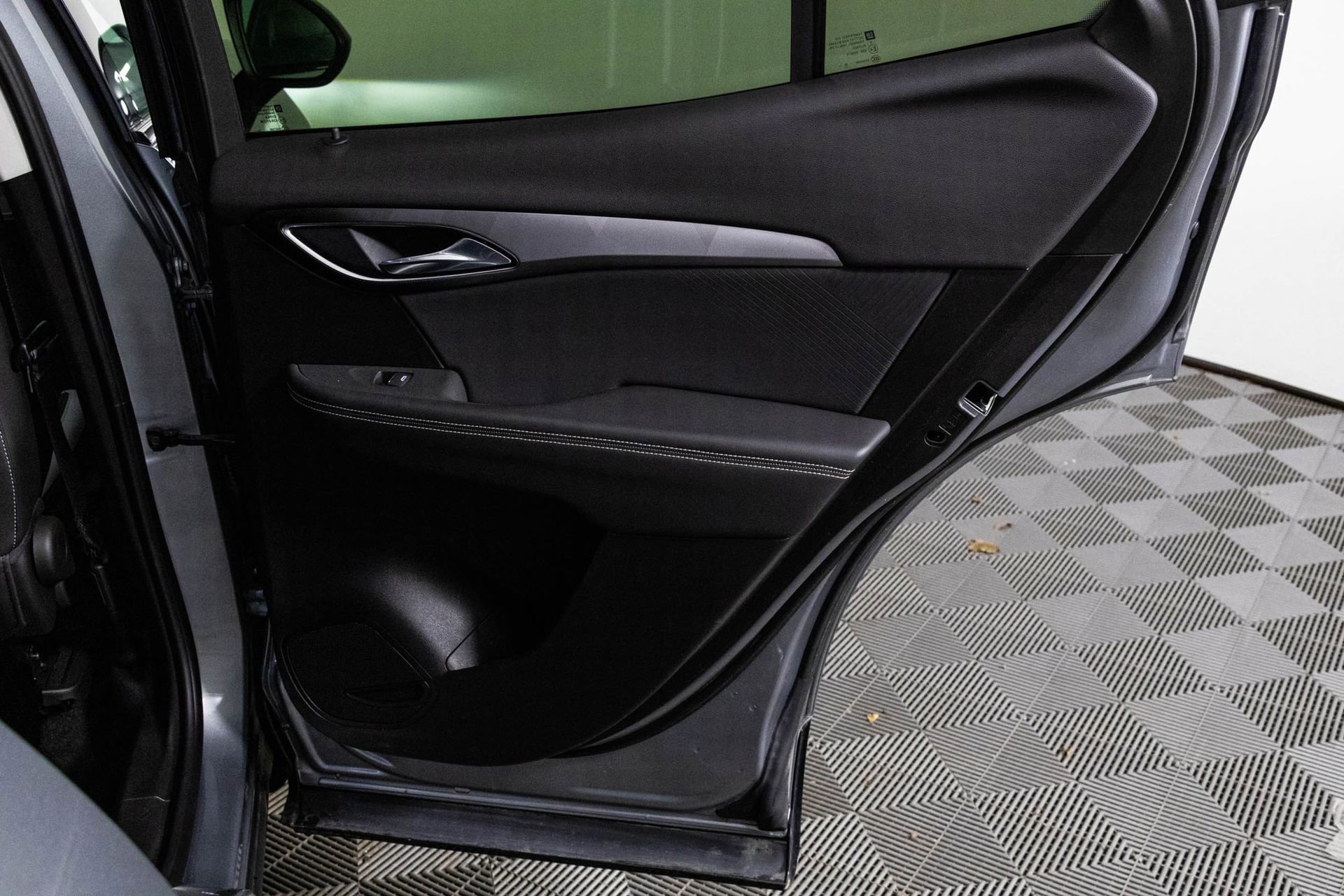 Certified 2024 Buick Envision Sport Touring image 38