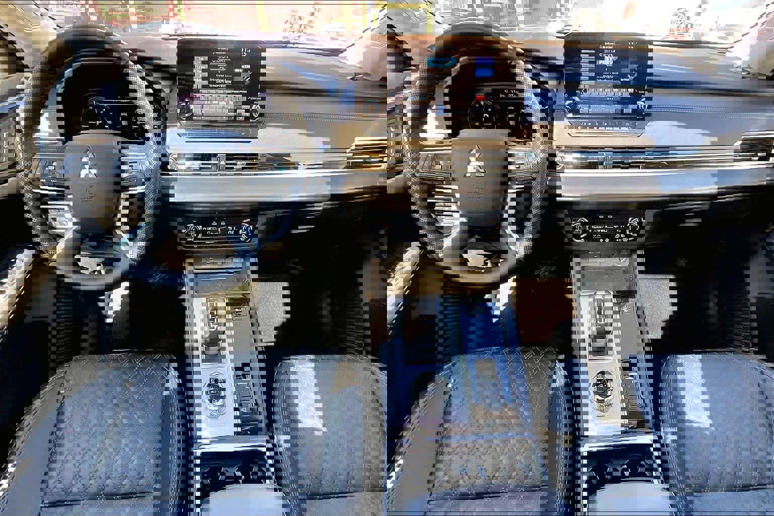 Used 2023 Mitsubishi Outlander SEL image 27