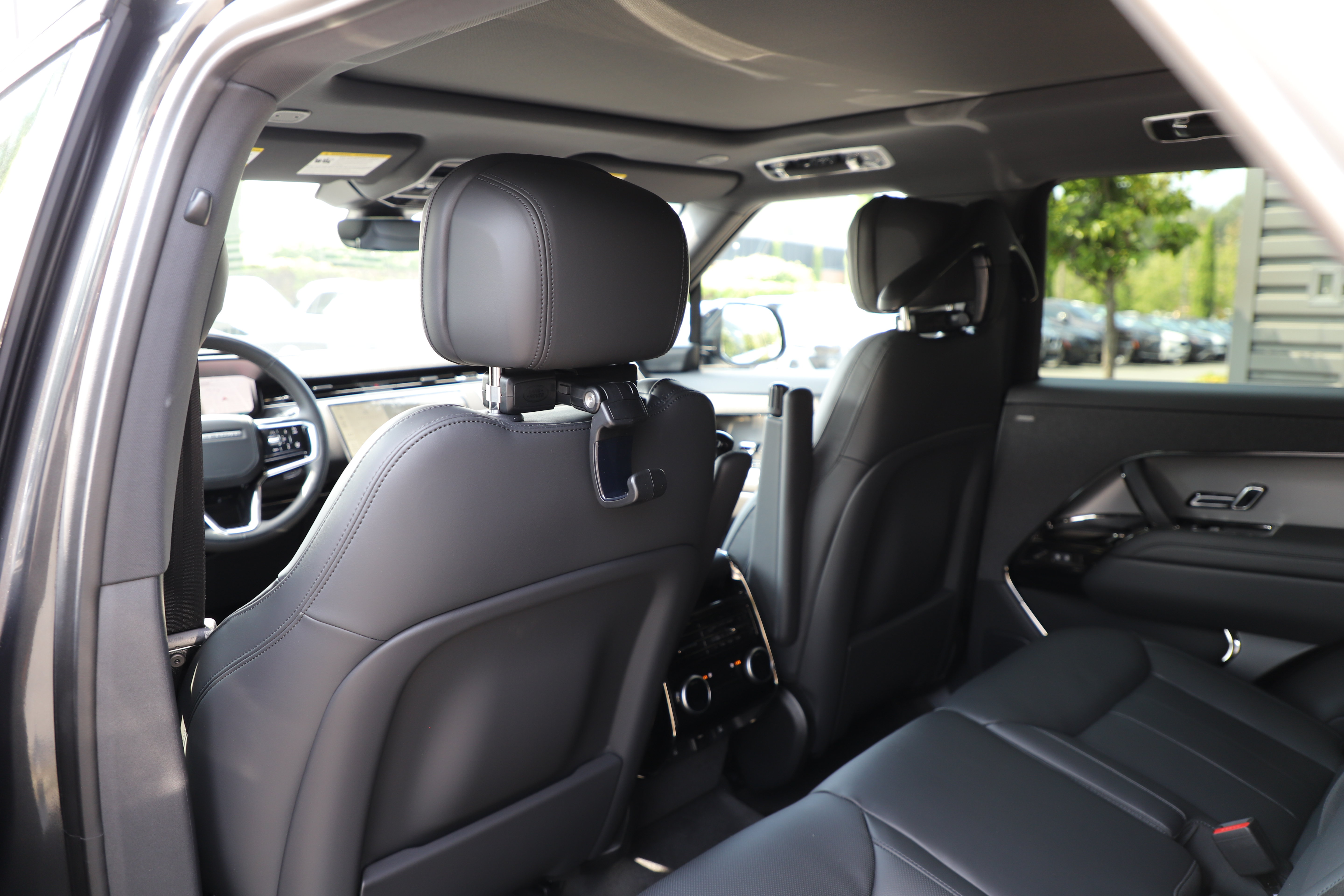 New 2026 Land Rover Range Rover Sport SE AWD/4WD image 13