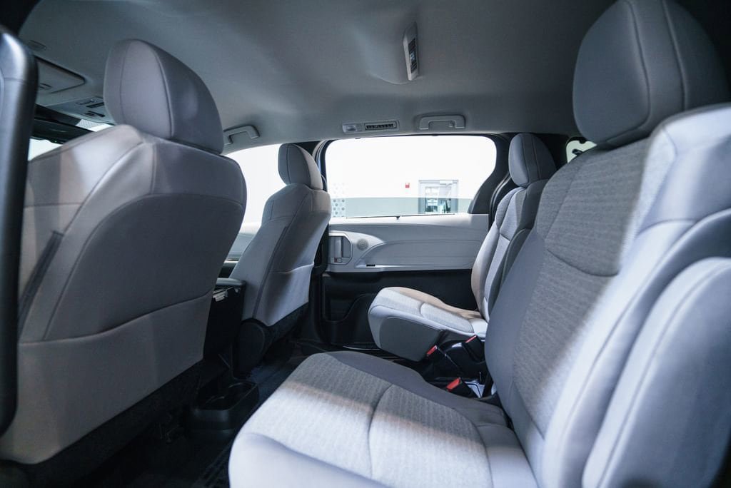 Certified 2026 Toyota Sienna LE FWD image 33