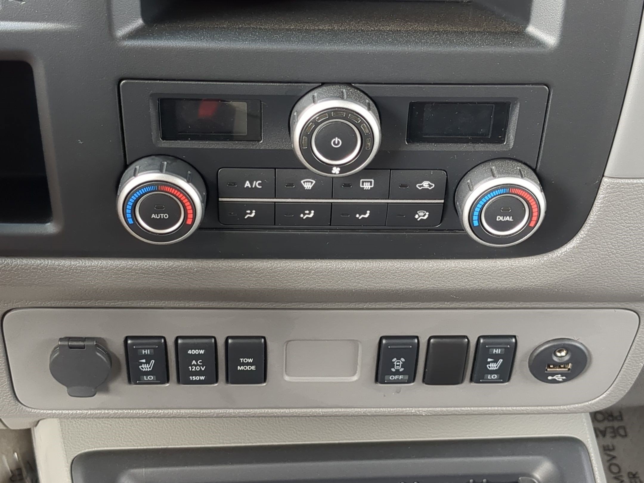Used 2014 Nissan NV 3500 SL w/ Technology Package RWD image 27