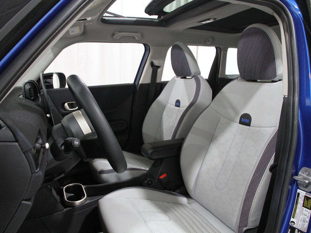 Certified 2025 MINI Cooper S image 5