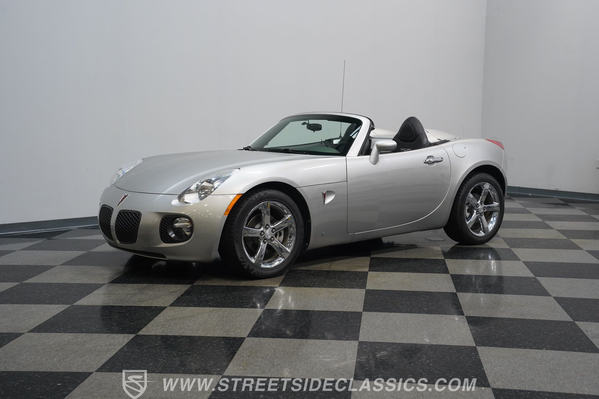 Used 2007 Pontiac Solstice GXP w/ Premium Package RWD image 6