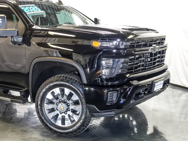 Used 2025 Chevrolet Silverado 2500 Custom w/ Custom Value Package AWD/4WD image 3