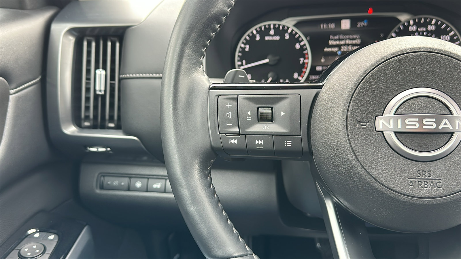 Certified 2023 Nissan Pathfinder SL image 14