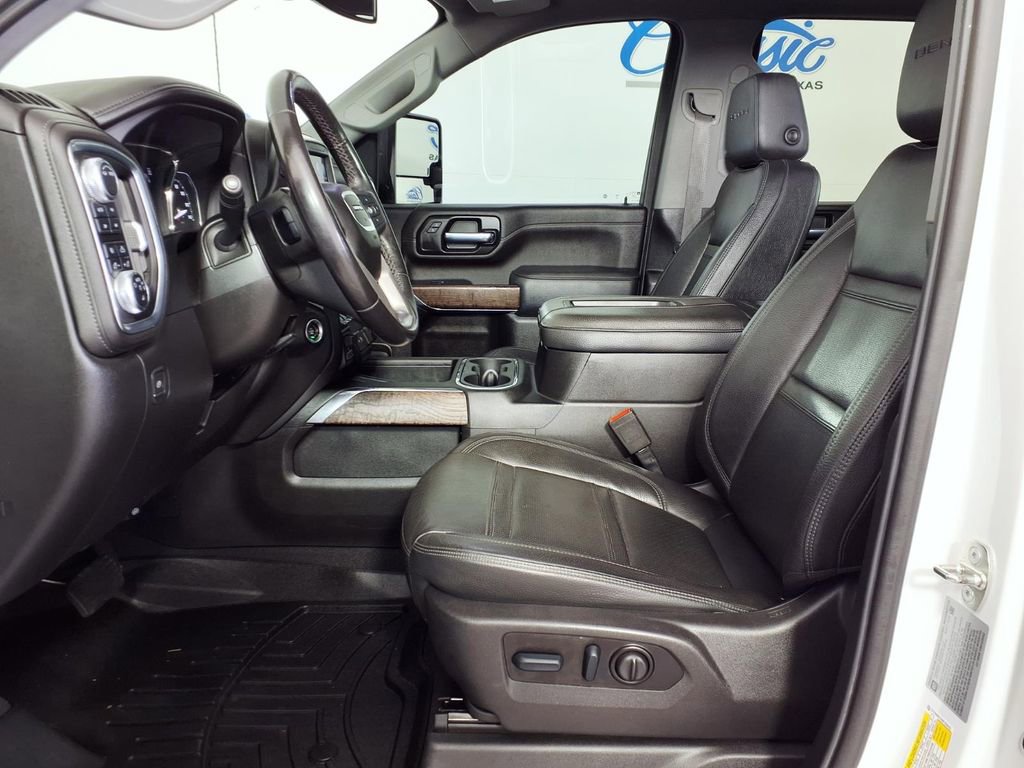 Used 2022 GMC Sierra 3500 Denali AWD/4WD image 8