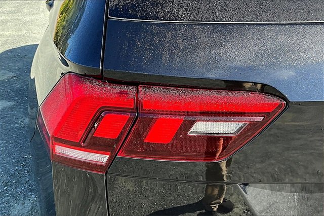 Used 2024 Volkswagen Tiguan Wolfsburg Edition image 32