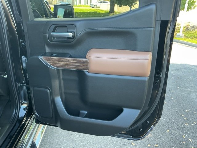 Used 2019 Chevrolet Silverado 1500 High Country w/ Technology Package image 28