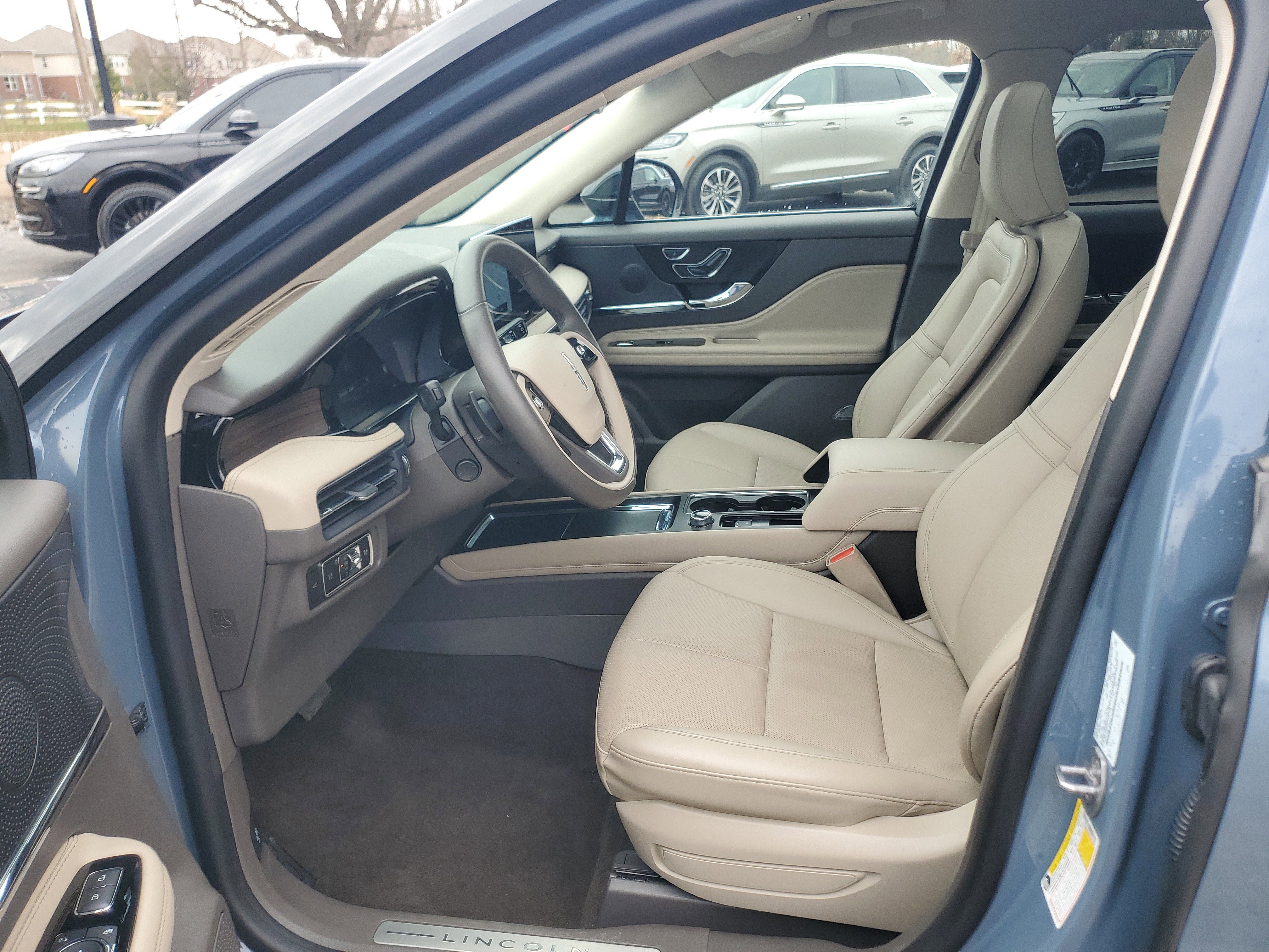 Certified 2023 Lincoln Corsair Reserve w/ Equipment Group 201A AWD/4WD image 12