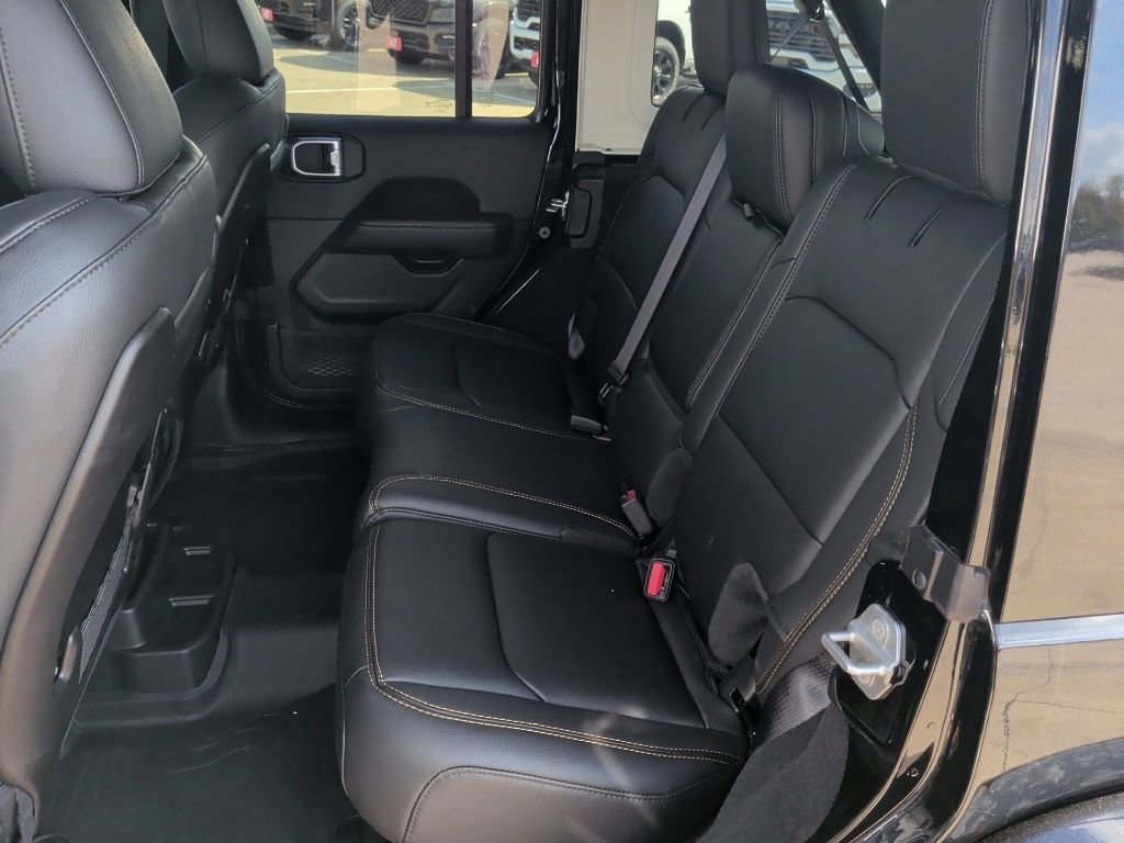 New 2025 Jeep Wrangler Unlimited Sahara w/ Safety Group AWD/4WD image 37