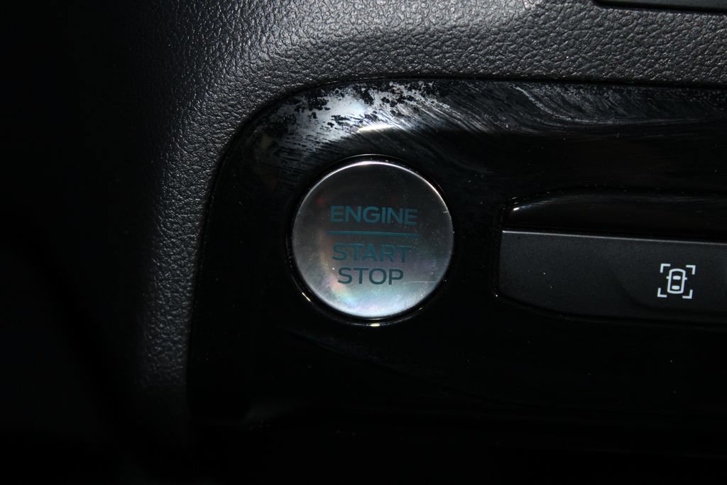 Used 2025 Ford Escape ST-Line w/ Tech Pack #1 FWD image 40