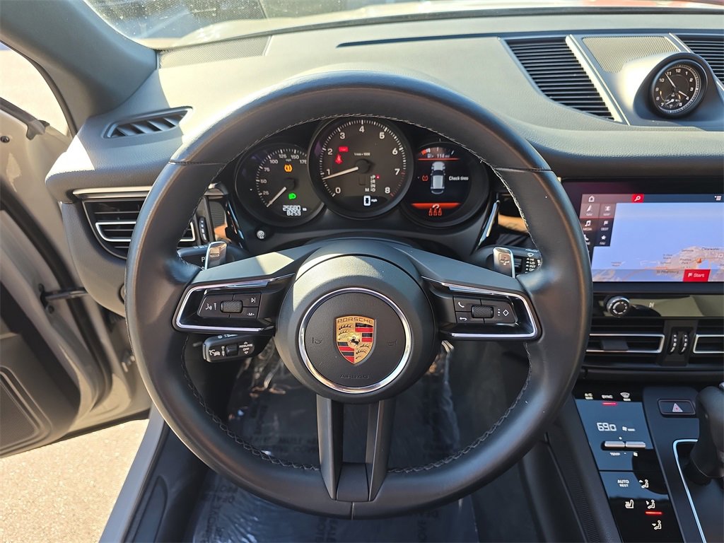 Certified 2022 Porsche Macan image 33