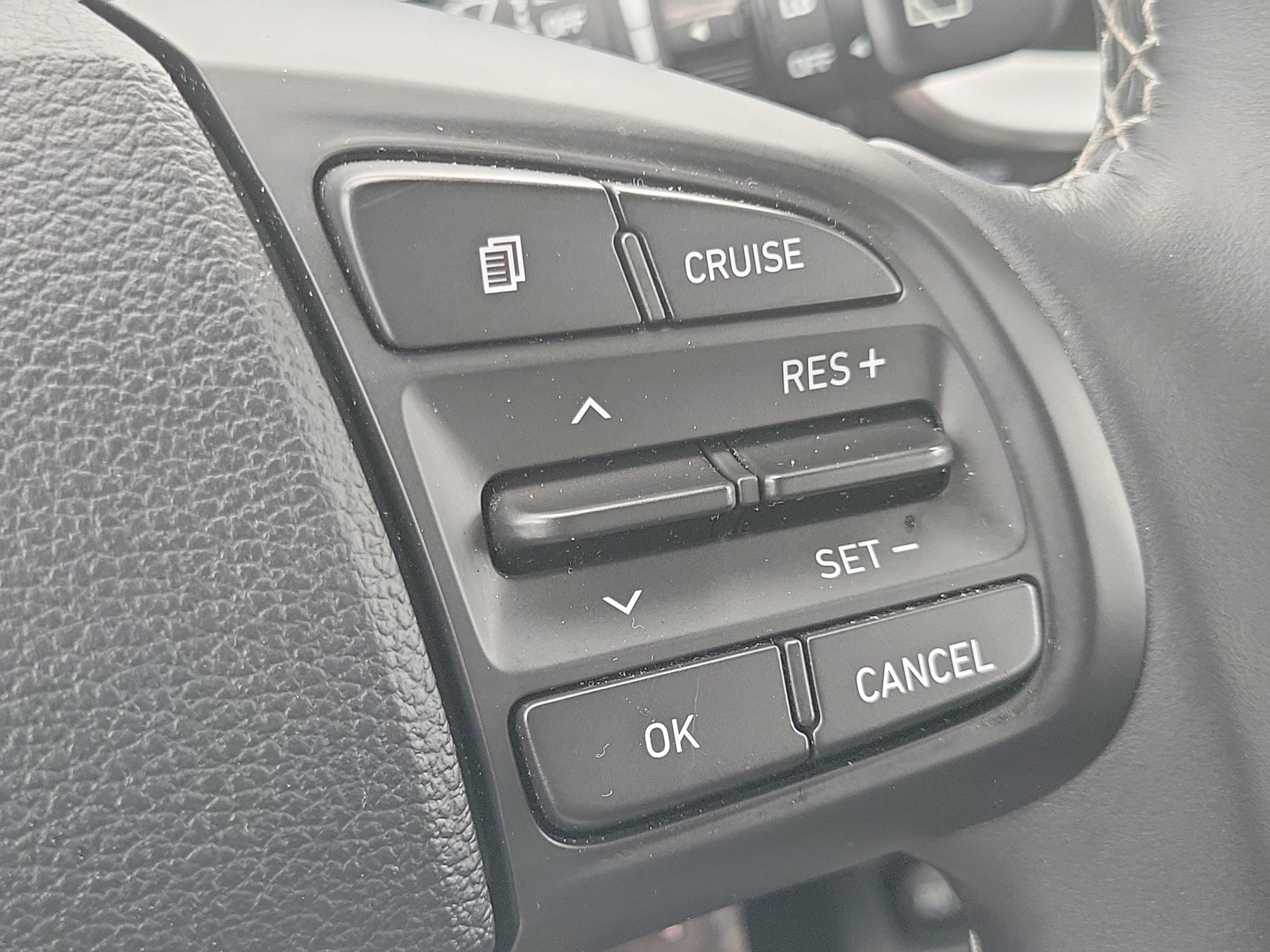 Used 2021 Hyundai Venue SEL FWD image 25