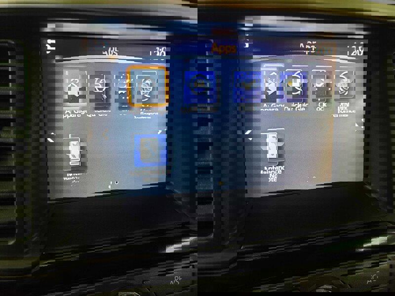 Used 2017 Nissan Pathfinder SV image 30