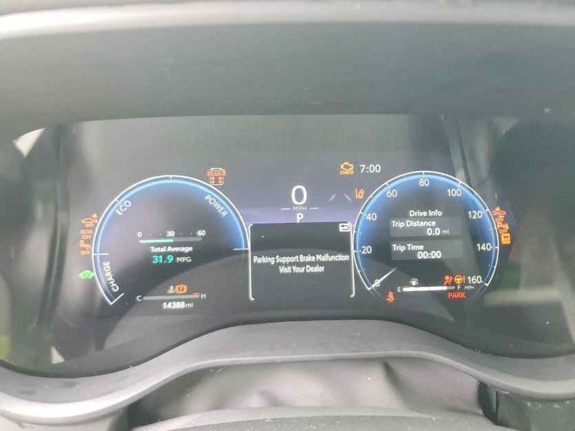 Used 2025 Toyota Sienna XSE w/ XSE Premium Package image 8