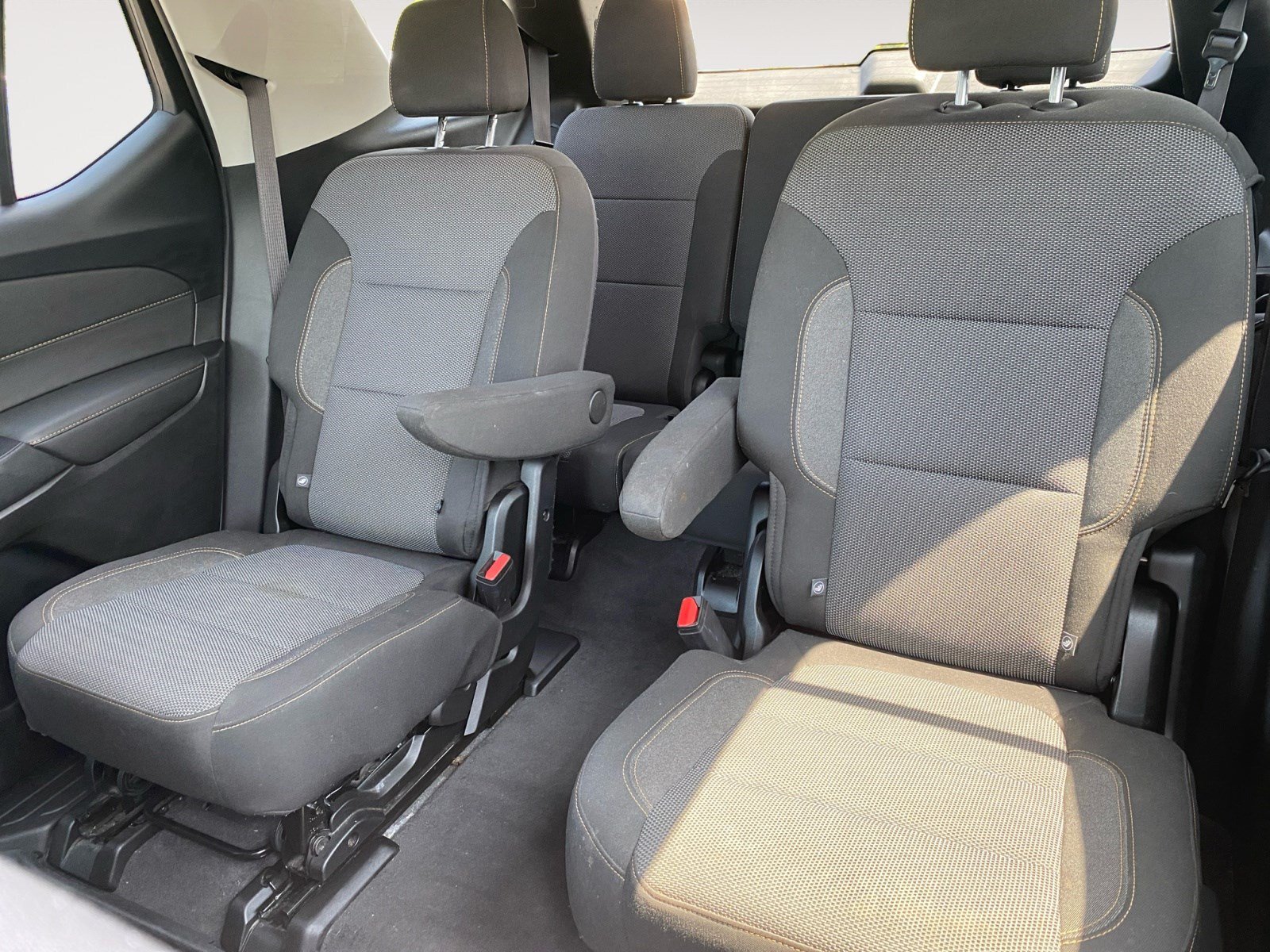 Used 2020 Chevrolet Traverse LT FWD image 12