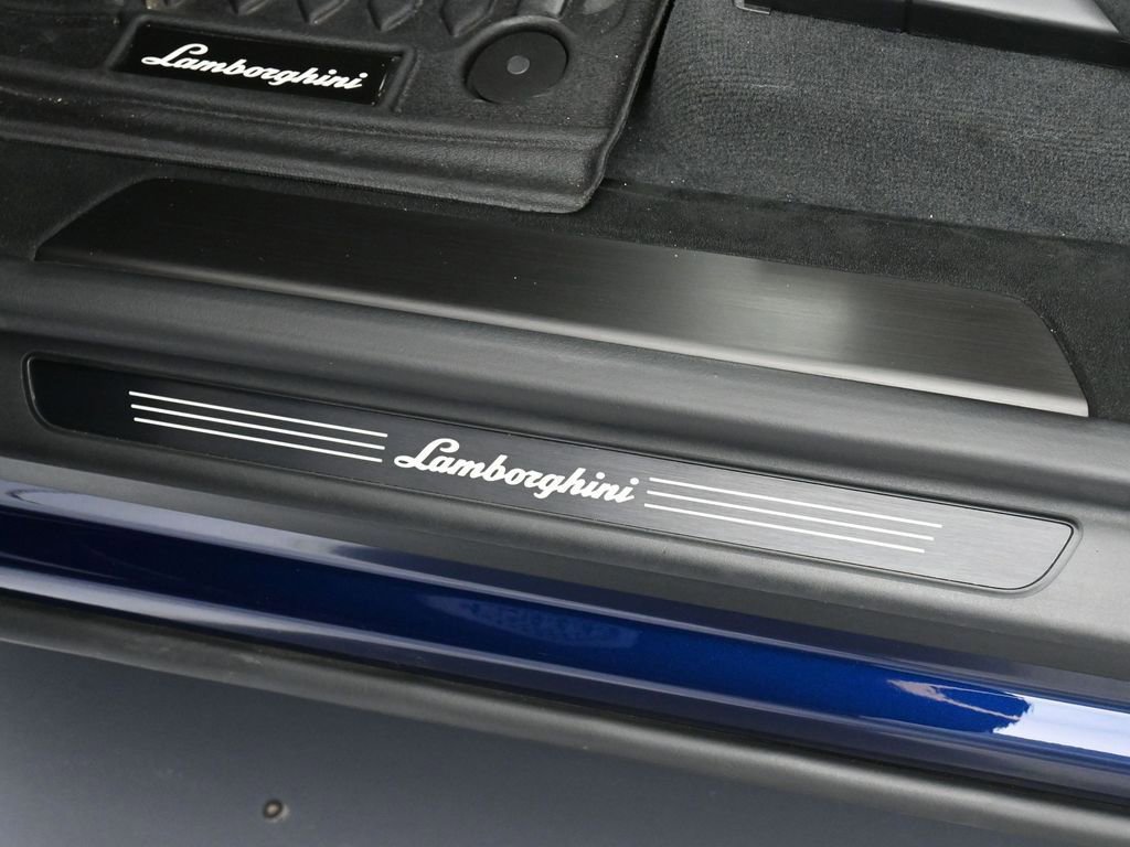 Used 2023 Lamborghini Urus Performante image 17