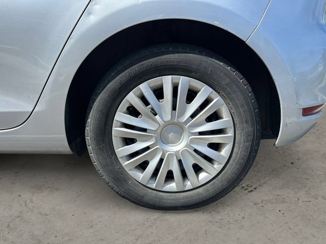 Used 2014 Volkswagen Golf 4-Door FWD image 9