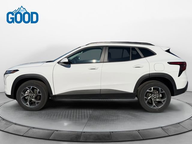 Used 2025 Chevrolet Trax LT w/ LT Convenience Package image 2