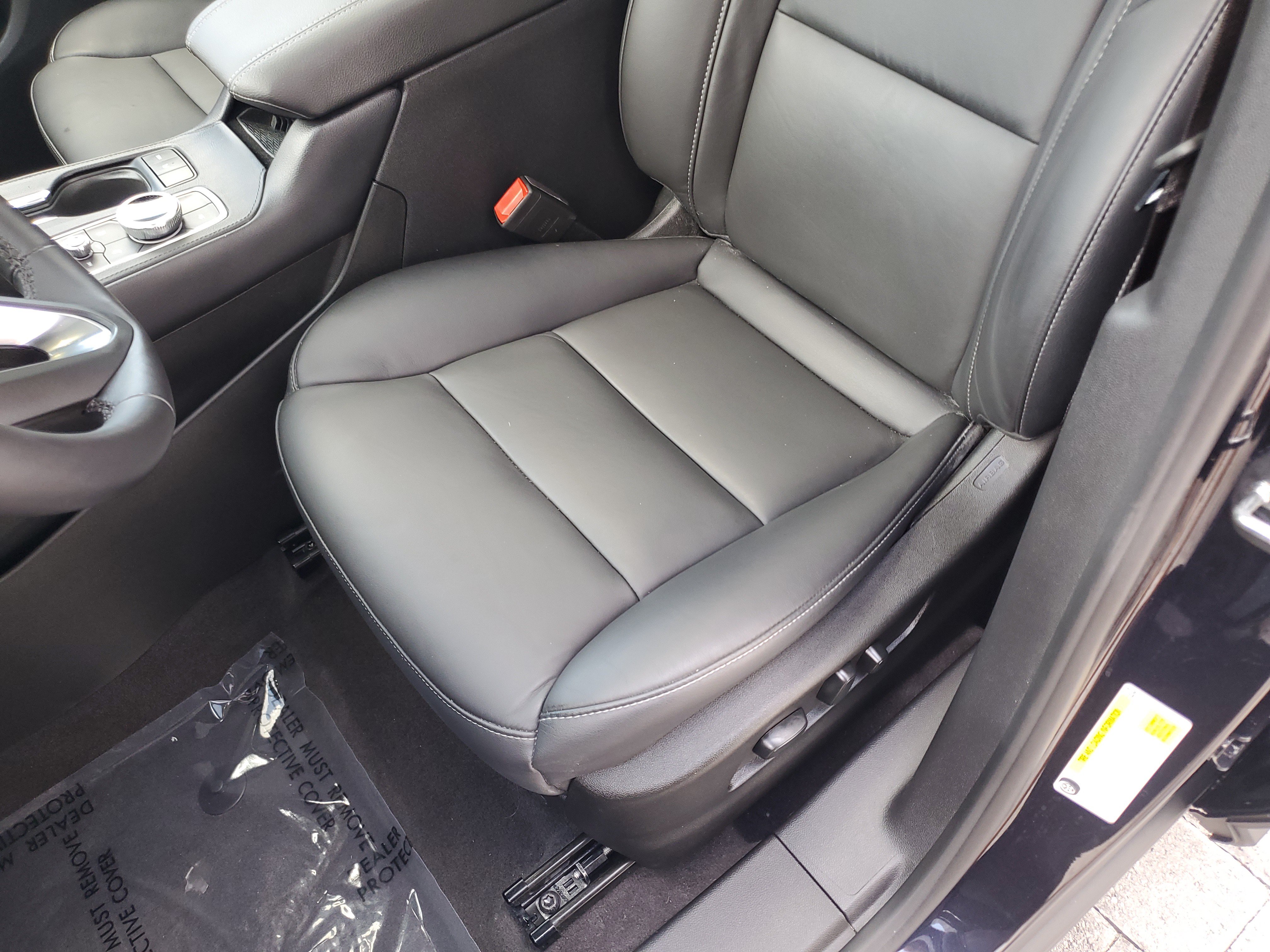 Certified 2023 Cadillac XT4 Luxury w/ Cold Weather Package FWD image 22