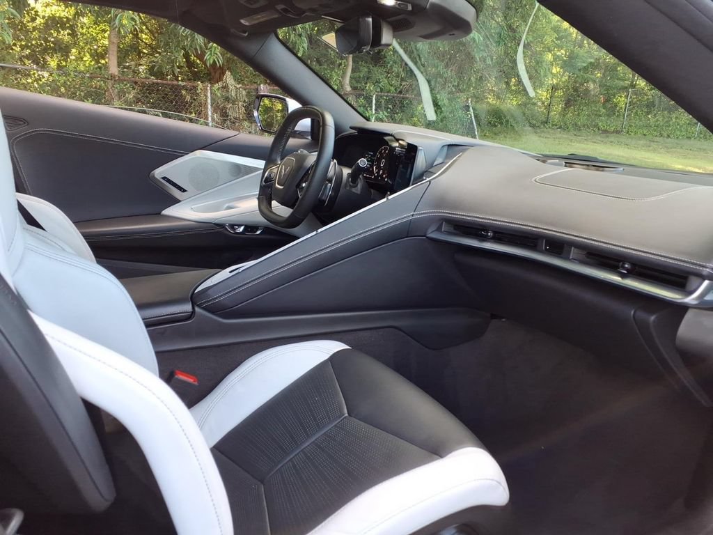 Used 2024 Chevrolet Corvette Stingray Preferred Cpe w/ Z51 Performance Package RWD image 32