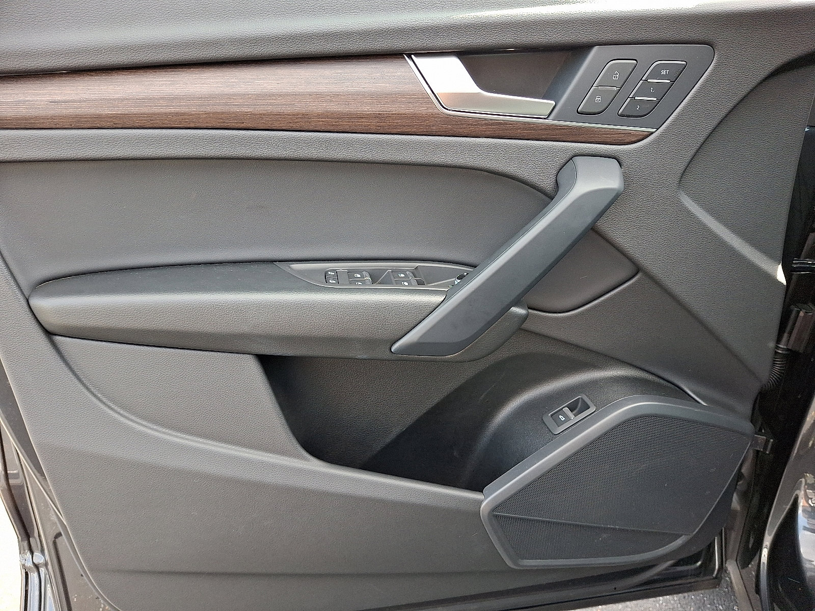 Certified 2025 Audi Q5 2.0T Premium image 13