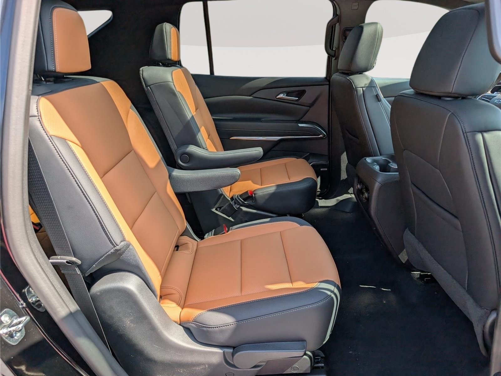 New 2027 Chevrolet Traverse Z71 w/ Enhanced Driving Package AWD/4WD image 9