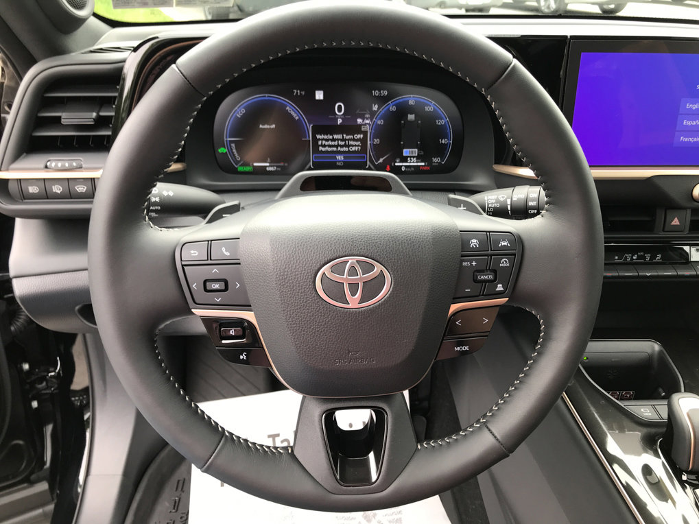 Used 2025 Toyota Crown Signia image 18