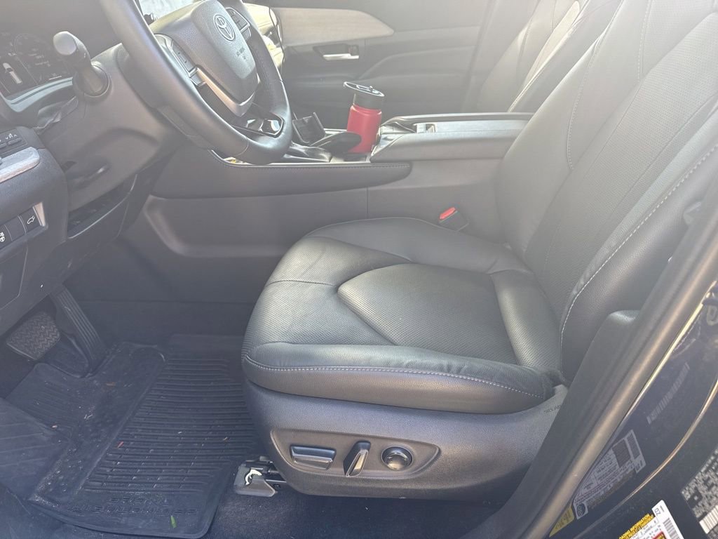 Used 2024 Toyota Grand Highlander Limited image 5